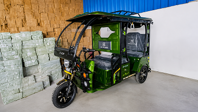 Move Stone Battery Oparated Passenger E-Rickshaw